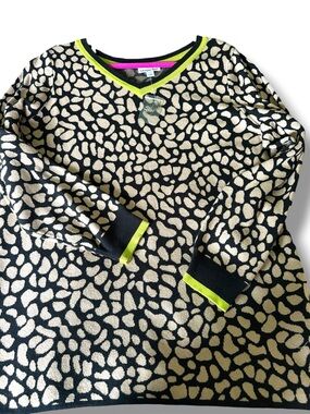 Lemon Way 1X Leopard Print Varsity Sweater V-Neck Sweater Neon Trim NWOT WOMEN